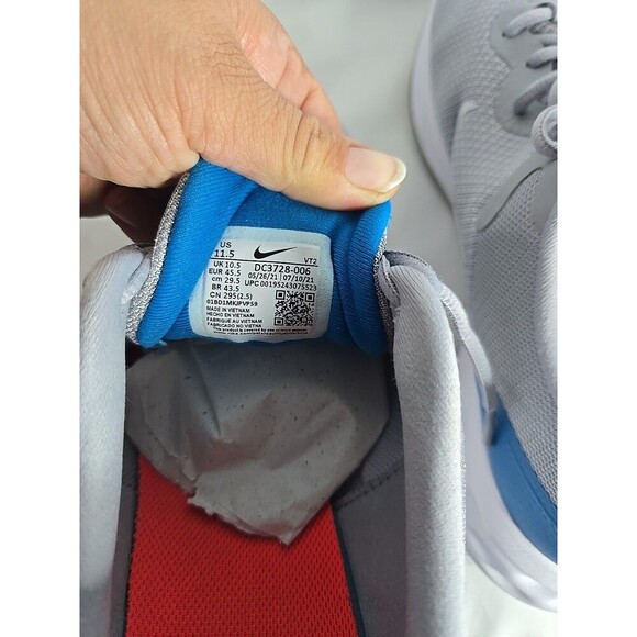 Athletic_Shoes
